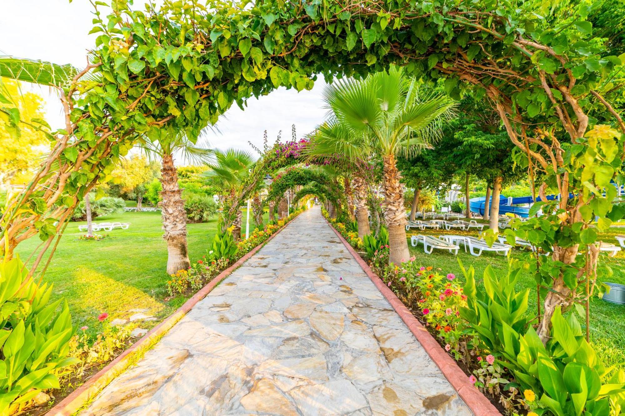 Queen'S Park Le Jardin Kemer Zewnętrze zdjęcie